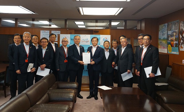 国土交通事務次官 吉岡幹夫様