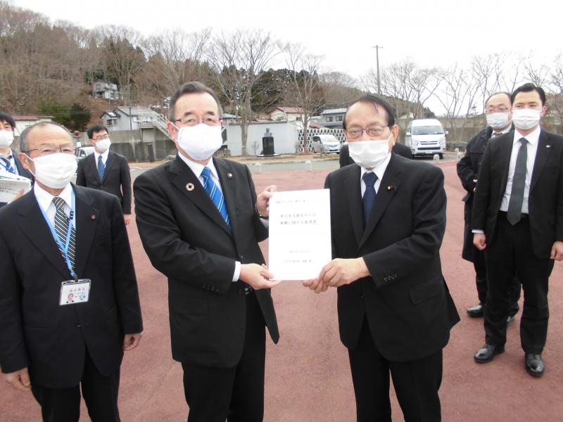 R2.12.24 平沢復興大臣 (2).JPG