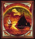 朝日が昇る中で帆を張った船が海に浮いている絵画