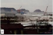 2011年3月11日に住宅街側から撮影された波の写真